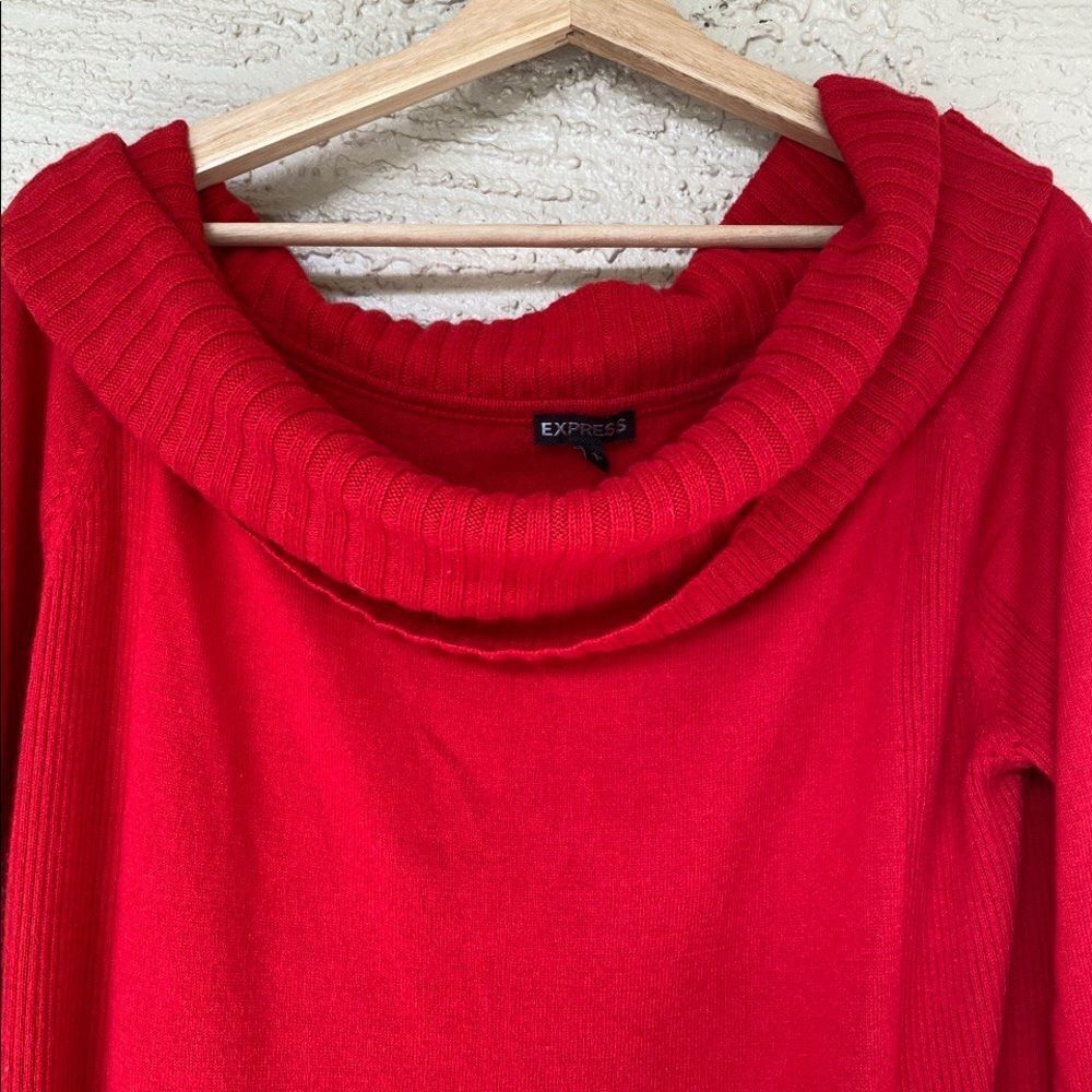 Express Ladies Red Sweater Size L. - Picture 2 of 10
